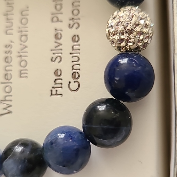 SODALITE WOMENS BEAUTIFUL BLUE STONE BRACELET AND EARRINGS SET - Picture 4 of 5